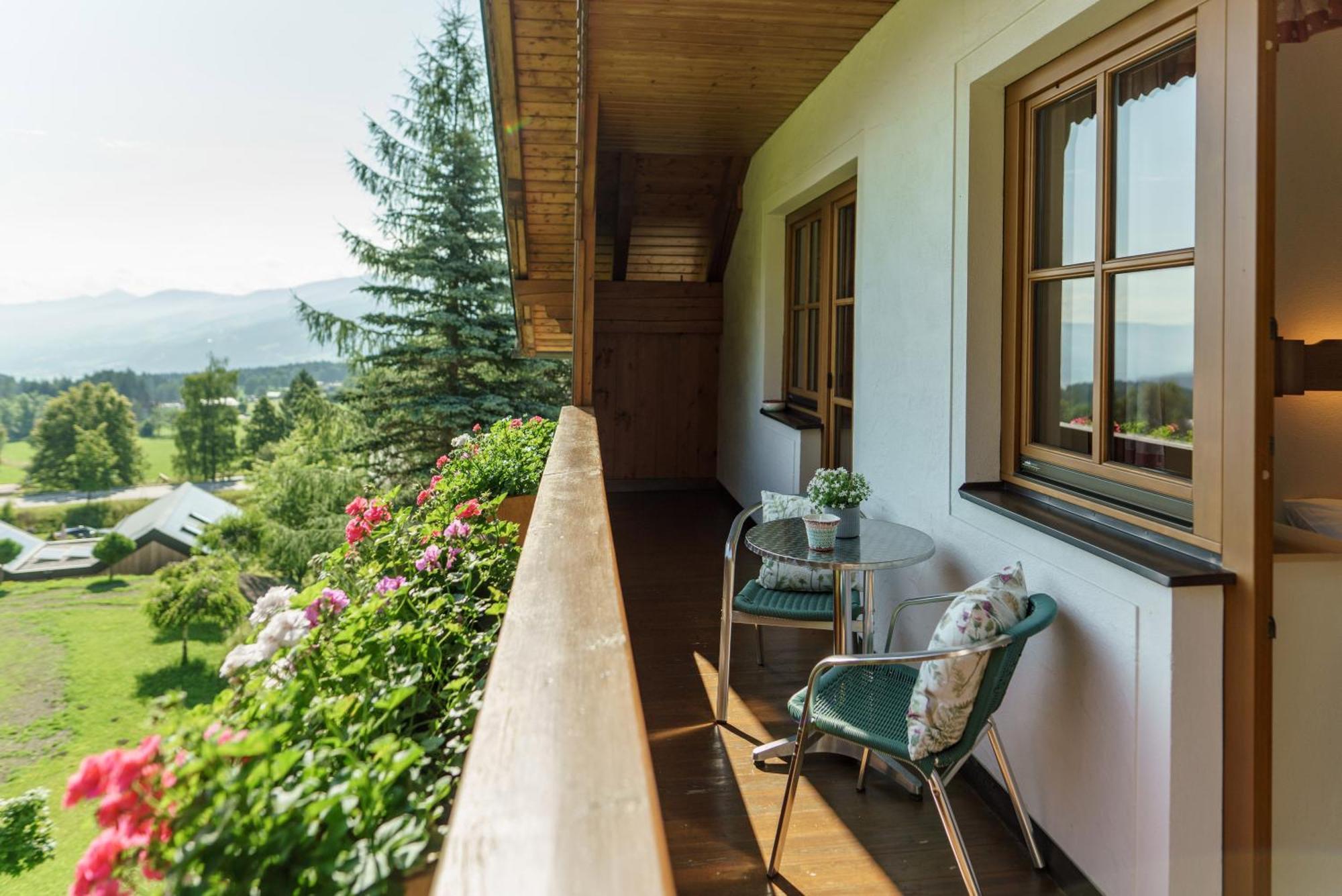Landhaus Birgbichler - Apartments Mit Bergblick Inklusive Sommercard! Ramsau am Dachstein Exterior photo